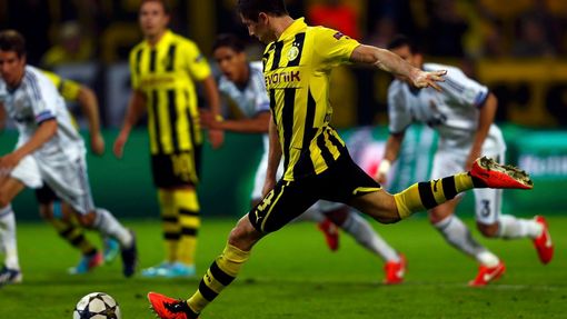 LM, Dortmund - Real: Robert Lewandowski, gól na 4:1 penalta