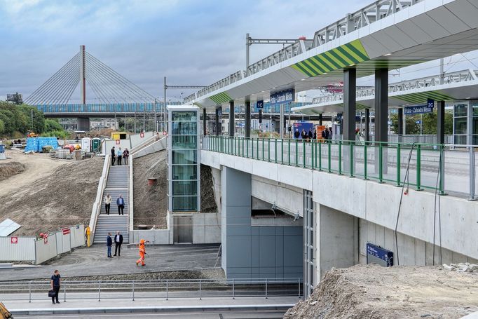 Správa železnic otevřela novou železniční stanici Praha-Zahradní Město.