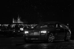 Černý rebel od Rolls-Royce přijel do Česka. V Praze je k mání dříve než v Moskvě nebo na Floridě