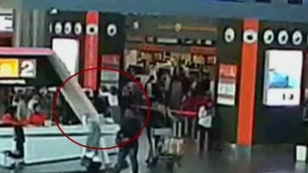 Kamery na letišti zachytily vraždu bratra severokorejského vůdce