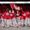 Kanadská výprava při slavnostním zahájení olympiády v Tokiu 2020