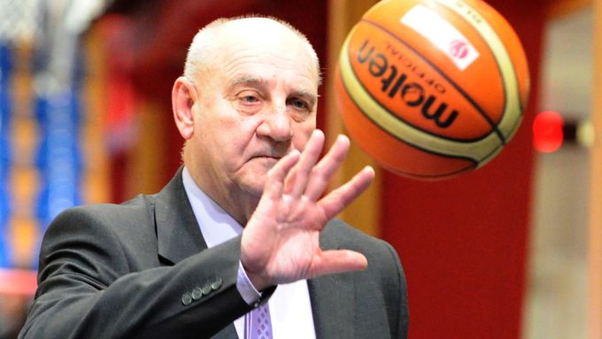 Česká, respektive československá basketbalová legenda Jan Bobrovský.