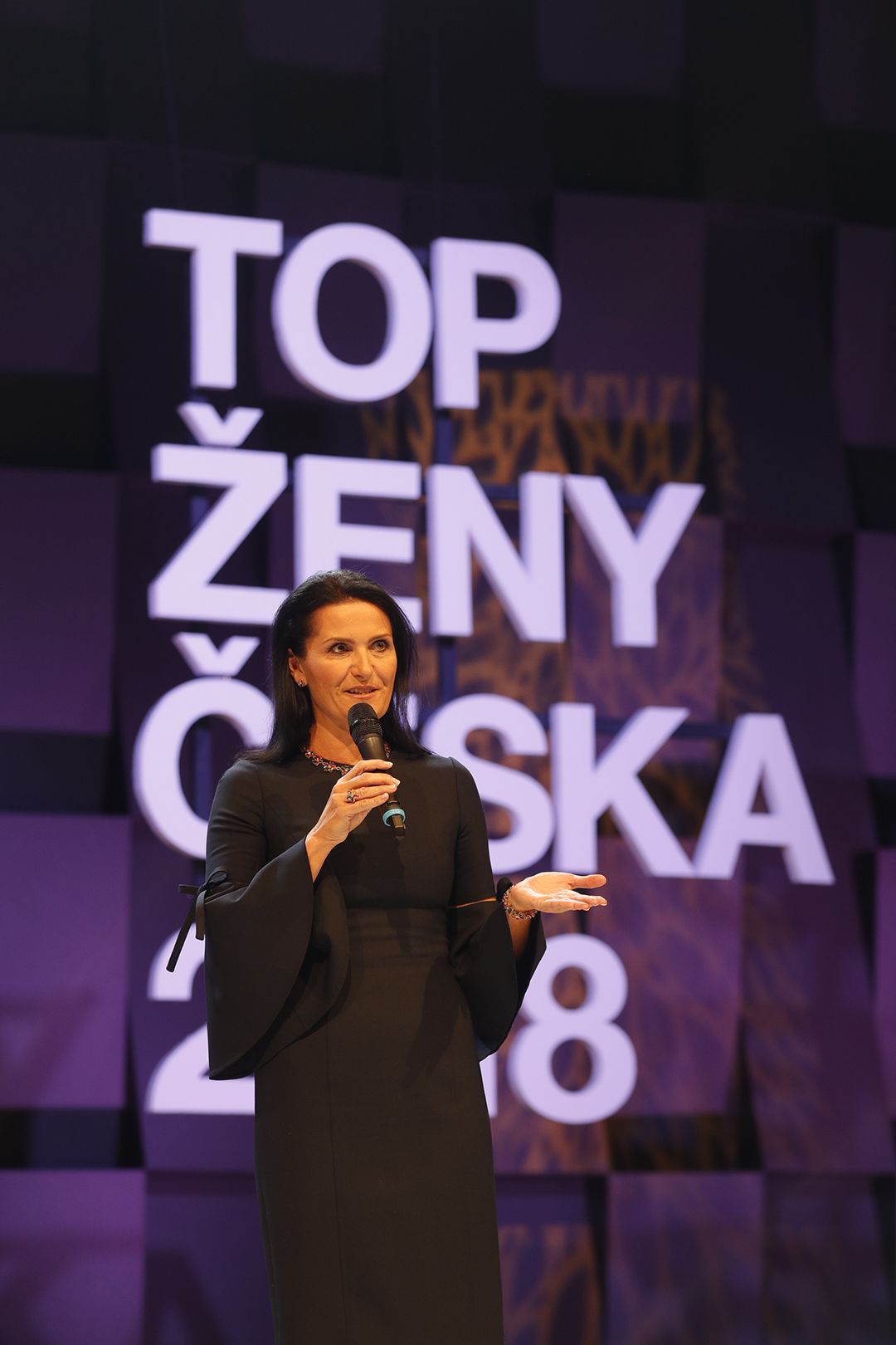 TOP ŽENY ČESKA 2018 / Fotogalerie / Průběh / Příchody / Úvod