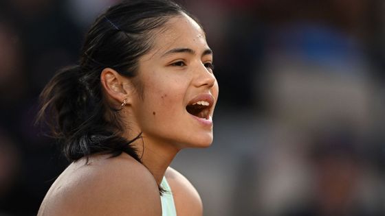 Podívejte se na fotografie z druhého dne grandslamového Roland Garros.