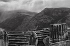 Snímky pořizoval ve více než dvou stech archeologických lokací v oblasti Středozemí. Například řecké Delfy (na fotografii) zaznamenal v roce 1991.