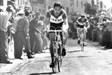 Merckx se zkraje 70. let profiluje v komplexního jezdce, který nemá problém sprintovat i vyhrát v horách, zvítězit v jednorázovém závodě či v třítýdenním etapovém podniku. Soupeři zažívají krušné časy.