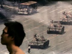 Tanky na pekingském náměstí Tchien An-men v roce 1989.
