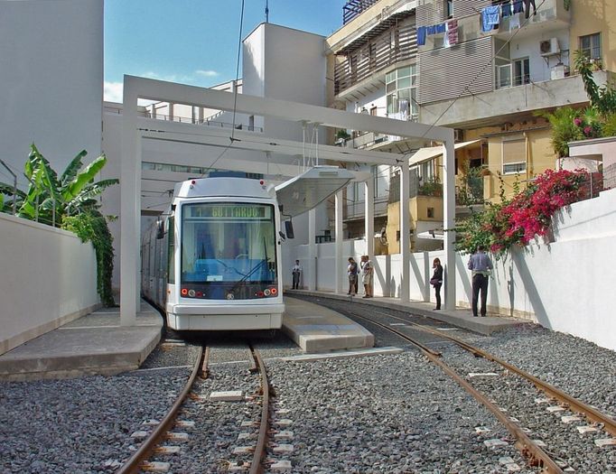 Tramvaj Škoda 06T v Cagliari