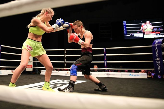 Box Live Praha 2017: Fabiana Bytyqi (ve žlutém)