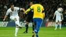 Fotbal, Anglie - Brazílie:  Frank Lampard -  Paulinho