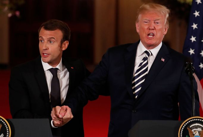 Emmanuel Macron na návštěvě u Donalda Trumpa v Bílém domě.