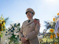 Toan Le hraje vietnamského generála, který utekl do amerického exilu.