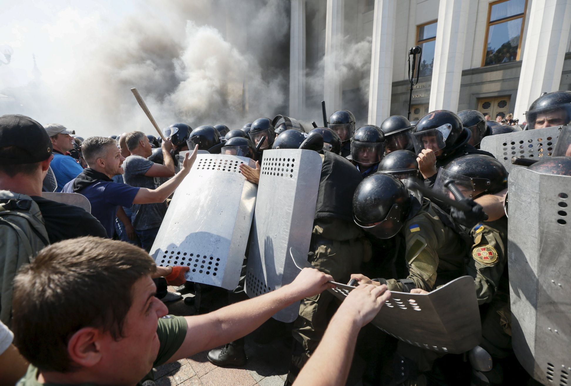 Kyjev - výbuch granátu před parlamentem