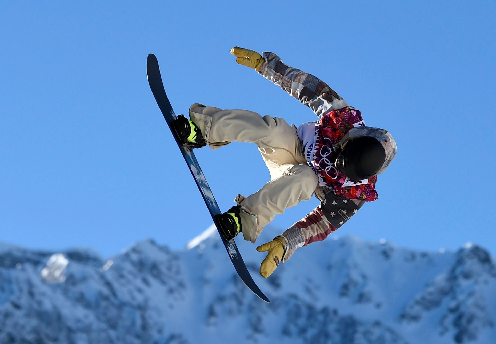 Americký snowboardista Sage Kotsenburg ovládl v Soči slopestyle