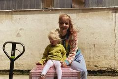 "Necítila jsem lásku, jen úzkost." Spisovatelka syrově odhaluje těžkosti šestinedělí