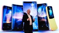 Společnost HMD Global, která od minulého roku vyrábí telefony pod značkou Nokia, představila na mobilním veletrhu v Barceloně pět nových telefonů. Na snímku šéf společnosti Florian Seiche.