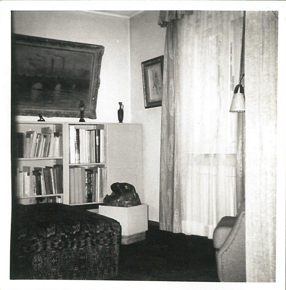 Historický snímek z domu Corneliuse Gurlitta v Salcburku. Fotograf a datum, kdy byla fotografie pořízena, jsou neznámé.