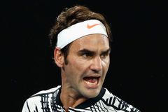 Živě: Federer ve strhující bitvě porazil Nadala 3:2 na sety a je vítězem Australian Open
