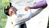 Ale všichni svatí v Melbourne stáli ze Britovým týmovým kolegou z Mercedesu. Valtteri Bottas vyhrál po 507 dnech. Naposledy slavil triumf v GP Abú Zabí 2017.