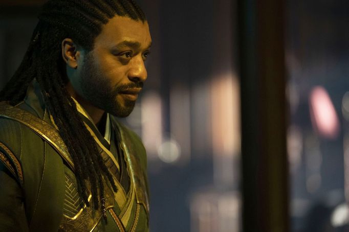 Chiwetel Ejiofor jako Mordo.