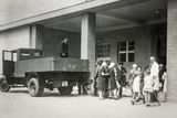 Brzy po válce bylo rozhodnuto, že se zařízení postupně změní ve velkou nemocnici. Název Masarykovy domovy se stal z politických důvodů nepřijatelný.