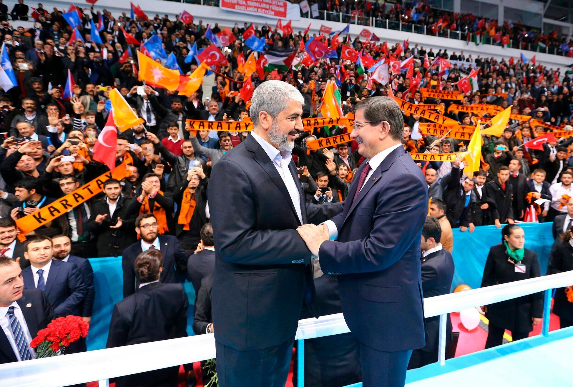 Chálid Mišal (Hamás) a turecký premiér Ahmet Davutoglu