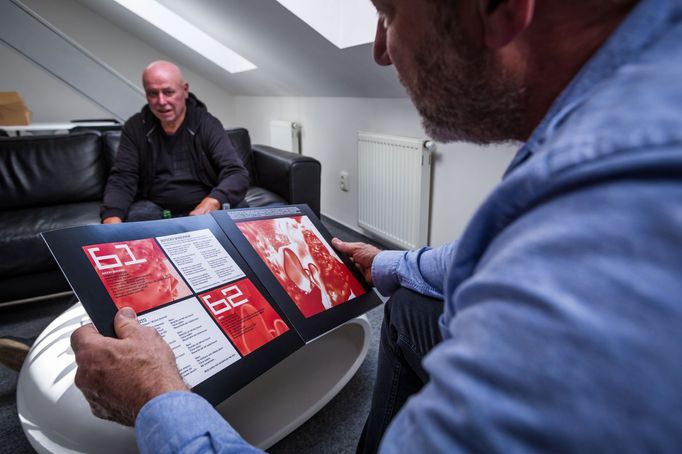 David Koller rozbaluje nahrávku Starej bejt každej neumí.