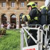 Ukázka požárního zásahu při příležitosti 140 let od požáru Národního divadla, hasiči, hašení