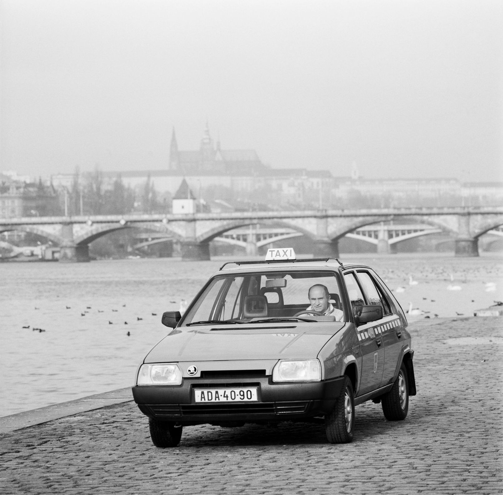 Retro, taxislužba, historie, Československo, Česko, Auto