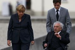 Merkelová jako první šéf německé vlády navštívila Dachau