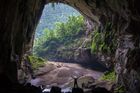 Foto: Největší jeskyně na světě skrývá džungli i řeku