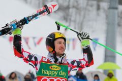 Hirscher vybojoval třetí globus své kariéry za obří slalom