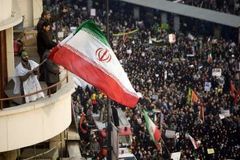 Íránci vyšli do ulic na podporu Palestinců a hnutí Hamas