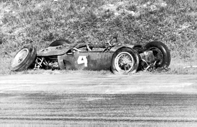 Havarované Ferrari Wolfganga von Trips v GP Itálie formule 1 1961