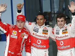 Kimi Räikkönen, Lewis Hamilton a Fernando Alonso - trio aspirantů na titul.