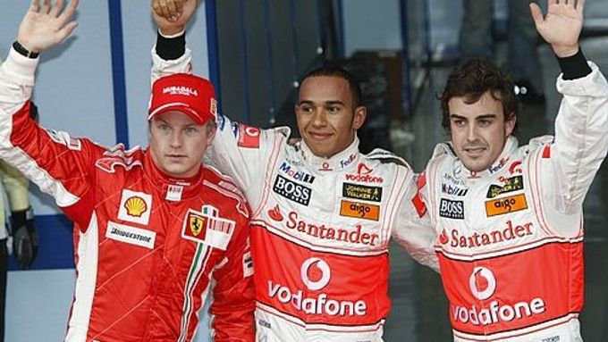 Kimi Räikkönen, Lewis Hamilton a Fernando Alonso - trio aspirantů na titul.