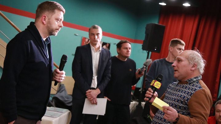 Rakušan má za sebou další emotivní debatu. Byla klidnější, protože nebylo pivo, řekl
