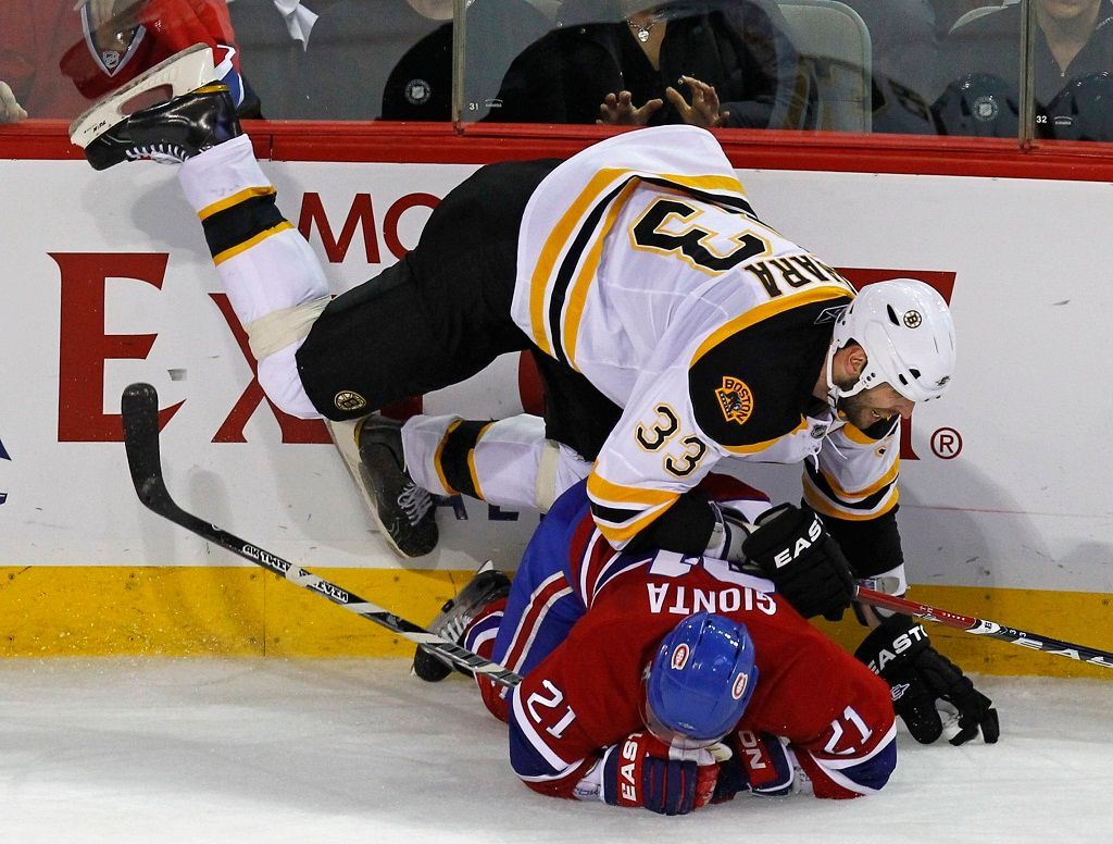 Play off NHL - hity (Zdeno Chára a Brian Gionta)