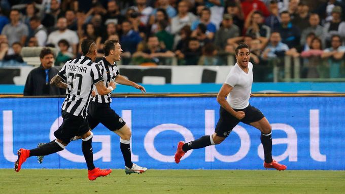 Alessandro Matri se raduje z gólu Juventusu ve finále italského poháru proti Laziu