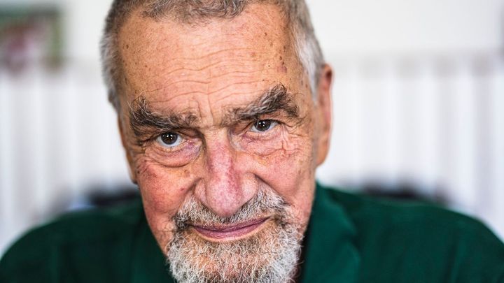 Poprvé ho potkal podřimujícího na zemi. Schwarzenberg byl jeden z milionu, říká Ash