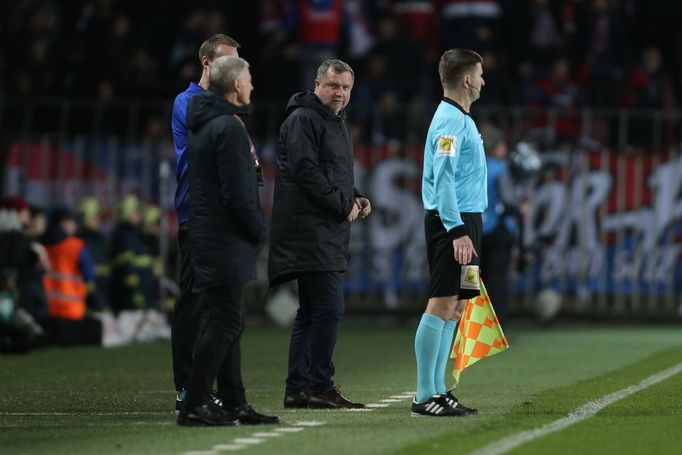 fotbal, Fortuna:Liga 2018/2019, Sparta - Plzeň, trenéři Zdeněk Ščasný a Pavel Vrba