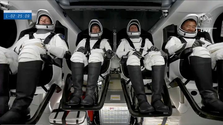 Z ISS míří na Zemi čtyři astronauti. Jejich návrat provázejí potíže; Zdroj foto: Reuters