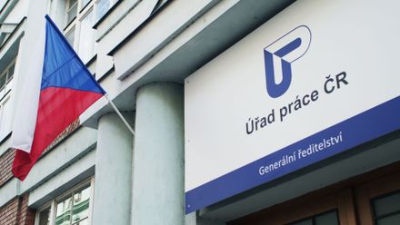 Ukrajinští uprchlíci na trhu práce. Kolik volných míst mohou reálně obsadit?