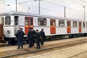 Okupace metra sovětskými vozy začala před 40 lety