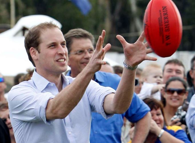 Březen 2011: Došlo i na australský fotbal, brankovou sportovní hru ragbyového typu.