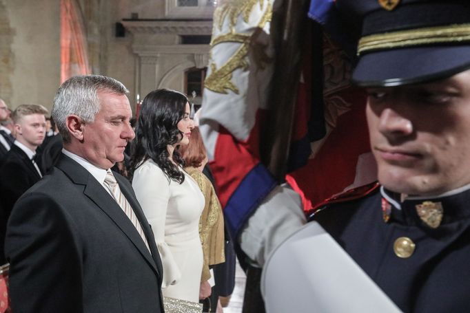 Fotografie z ceremoniálu udílení státních vyznamenání prezidentem ČR Milošem Zemanem na Pražském Hradě. 28. 10. 2019.