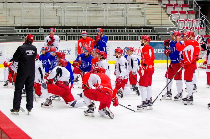 První trénink Ocelářů na ledě před sezonou 2017/18