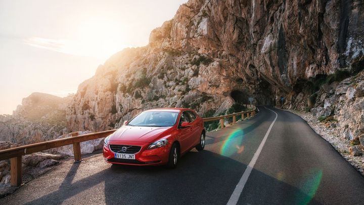 Dovolenkový ráj bude plný elektromobilů. Na Mallorce plánují zákaz benzinů i dieselů