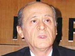 Lídr extremistů Deniz Bahceli