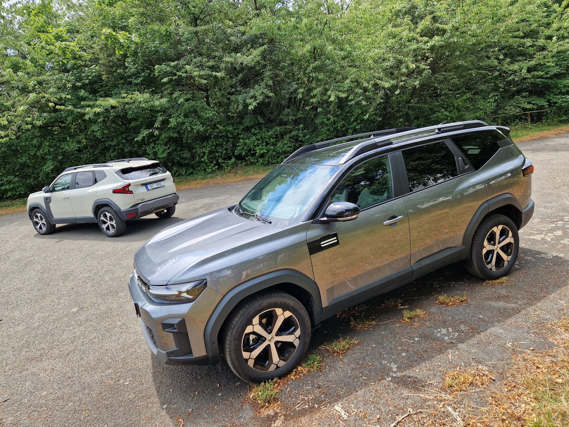 Dacia Duster a Bigster srovnání